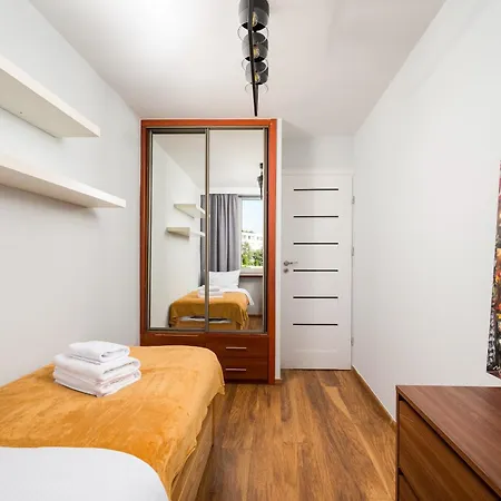 Egipska Homely By Bookinghost * Warsaw